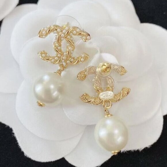 Strass Gold CC Stud Earrings - Picture 4 of 5